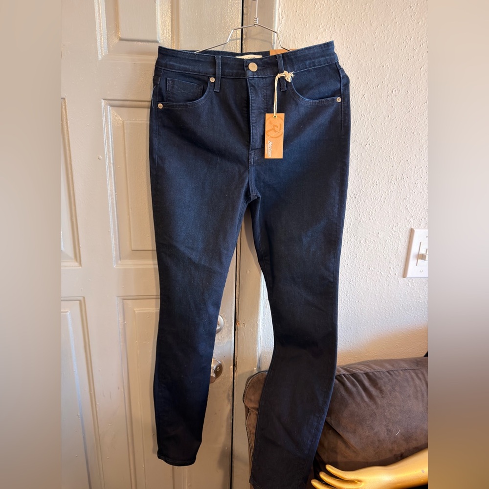 Classic Women's Dark Blue Skinny Jeans